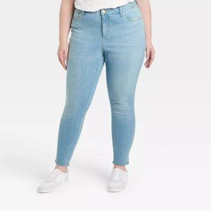 Universal Thread Women's Mid-Rise Curvy Fit Skinny Jeans 26W